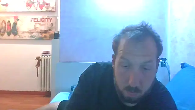 Snapshot of stefanotoma91 chatting on 04-14-26, 02:00 stefanotoma91 online show from 04-14-26, 02:00