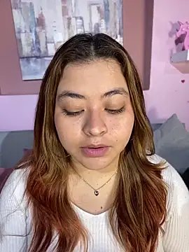 Snapshot of ZoeBennett_Pink chatting on 04-14-26, 06:13 ZoeBennett Pink online show from 04-14-26, 06:13