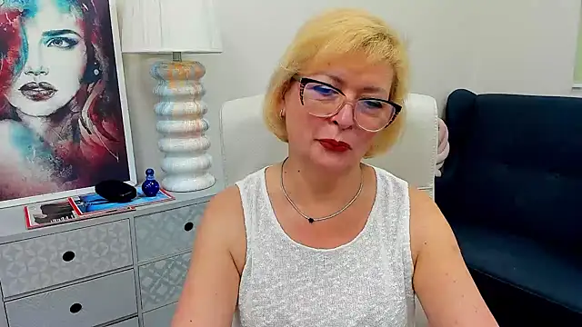 Snapshot of luna_xfantasy chatting on 06-19-26, 06:30 luna xfantasy online show from 06-19-26, 06:30