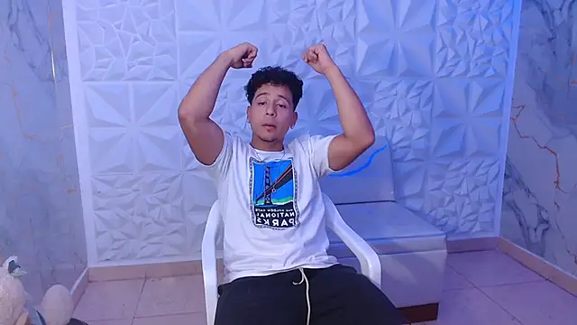 goldenjyj online show from 04-14-26, 02:33