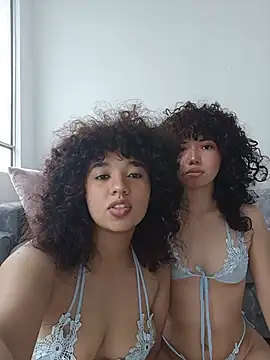 Snapshot of Chloe_and_Violeta chatting on 07-23-26, 04:36 Chloe and Violeta online show from 07-23-26, 04:36