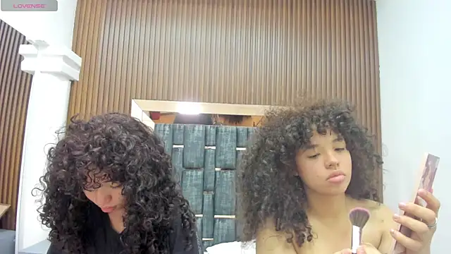 Snapshot of Chloe_and_Violeta chatting on 05-02-26, 11:59 Chloe and Violeta online show from 05-02-26, 11:59