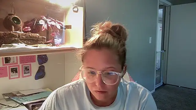 MUSCLEMOMMY1365 online show from 04-23-26, 04:19