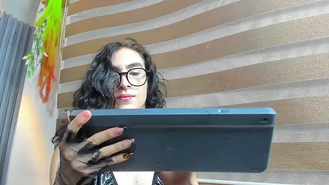 Shammy rosse online show from 06-19-26, 07:41