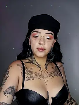 Snapshot of AteneaRockstar04 chatting on 04-14-26, 03:22 AteneaRockstar04 online show from 04-14-26, 03:22