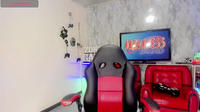  Isabella Castro online show from 04-25-26, 03:09