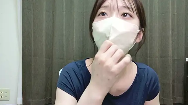 Snapshot of rei_0707 chatting on 05-20-26, 10:45 rei 0707 online show from 05-20-26, 10:45