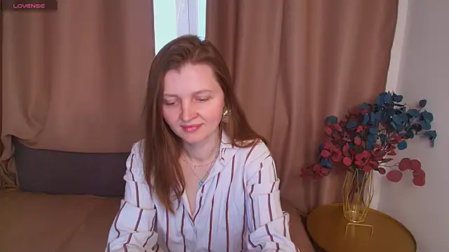 Snapshot of Liza__Evans chatting on 05-09-26, 02:04 Liza Evans online show from 05-09-26, 02:04