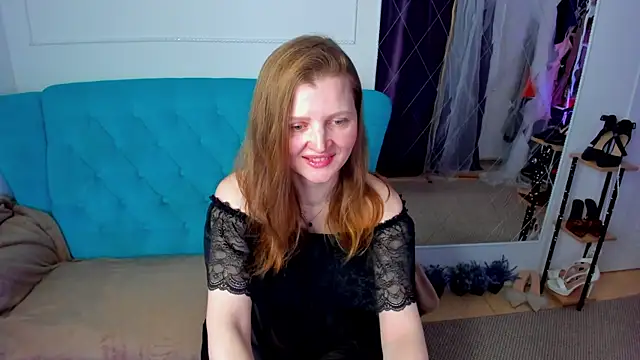 Snapshot of Liza__Evans chatting on 05-11-26, 02:02 Liza Evans online show from 05-11-26, 02:02