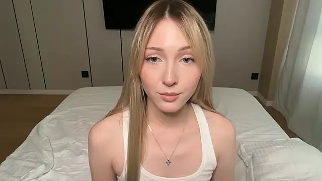Snapshot of Kattie_Petite chatting on 05-29-26, 04:35 Kattie Petite online show from 05-29-26, 04:35