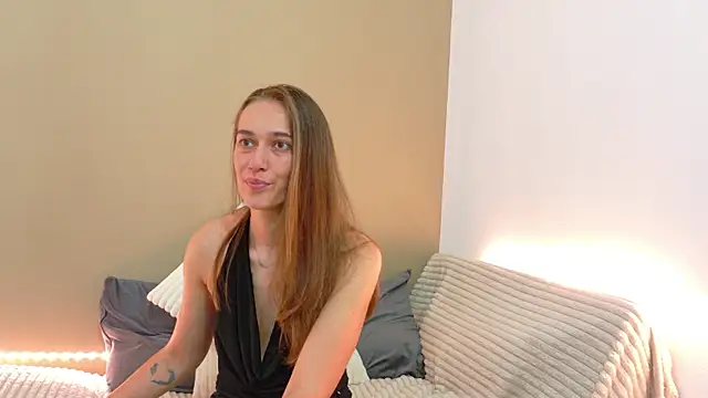 Snapshot of christinne_x chatting on 07-24-26, 04:08 christinne x online show from 07-24-26, 04:08