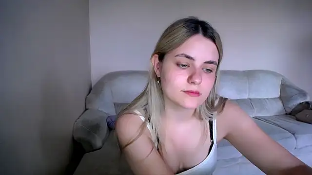 Snapshot of _shy_sabrina__ chatting on 05-29-26, 01:28 shy sabrina online show from 05-29-26, 01:28