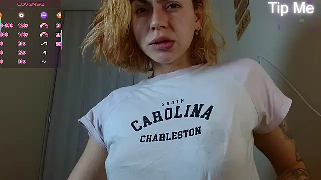 Snapshot of aprildumont chatting on 06-02-26, 10:04 aprildumont online show from 06-02-26, 10:04