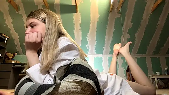 Skinny girl  online show from 05-09-26, 06:11