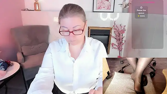 Alexandra Kind online show from 07-17-26, 08:50