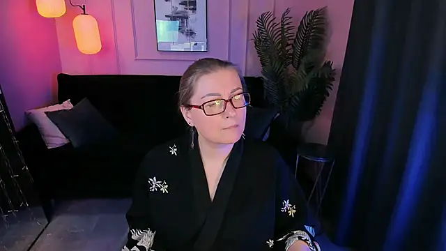 Snapshot of Alexandra_Kind chatting on 04-15-26, 12:05 Alexandra Kind online show from 04-15-26, 12:05