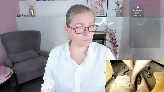 Alexandra Kind online show from 07-21-26, 08:32