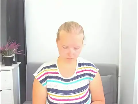RoseTeacherX online show from 06-19-26, 05:19
