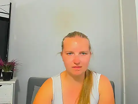 Snapshot of RoseTeacherX chatting on 06-08-26, 05:35 RoseTeacherX online show from 06-08-26, 05:35
