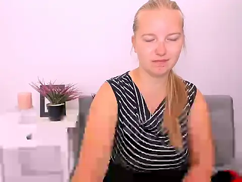 RoseTeacherX online show from 07-20-26, 06:10