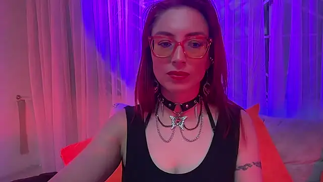 Snapshot of Queenscarlettsecret chatting on 07-11-26, 01:33 Queenscarlettsecret online show from 07-11-26, 01:33