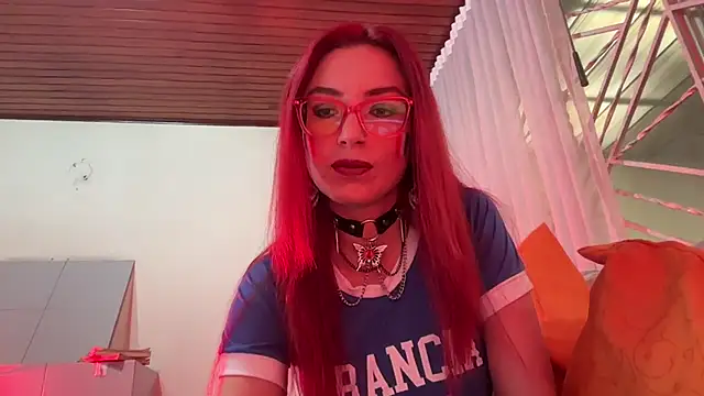 Snapshot of Queenscarlettsecret chatting on 07-09-26, 02:49 Queenscarlettsecret online show from 07-09-26, 02:49