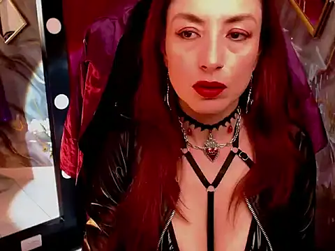 Queenscarlettsecret online show from 05-27-26, 01:51