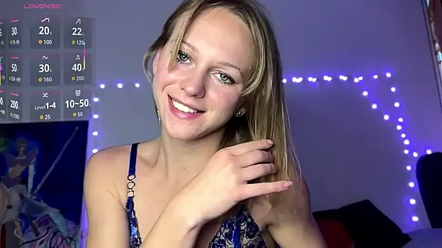 Snapshot of EllisQuinn chatting on 05-01-26, 04:06 EllisQuinn online show from 05-01-26, 04:06