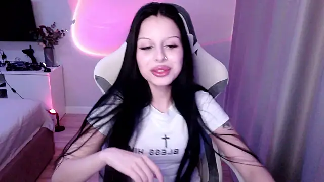 Snapshot of lola_ring chatting on 04-15-26, 08:42 lola ring online show from 04-15-26, 08:42