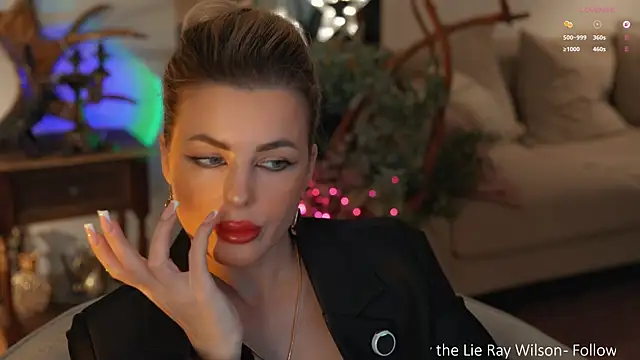 Snapshot of Lady--M chatting on 07-13-26, 01:05 Lady--M online show from 07-13-26, 01:05