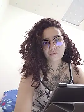 Aura Phone online show from 04-30-26, 02:29