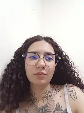 Aura Phone online show from 04-28-26, 02:49
