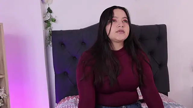 Caroline ponce online show from 04-15-26, 07:40