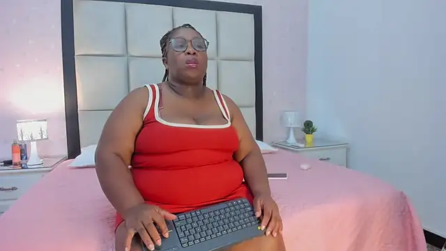 TreisyVixen online show from 06-28-26, 03:13