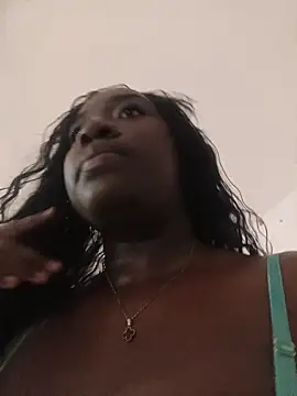 Snapshot of KaleaEbony chatting on 04-29-26, 03:32 KaleaEbony online show from 04-29-26, 03:32