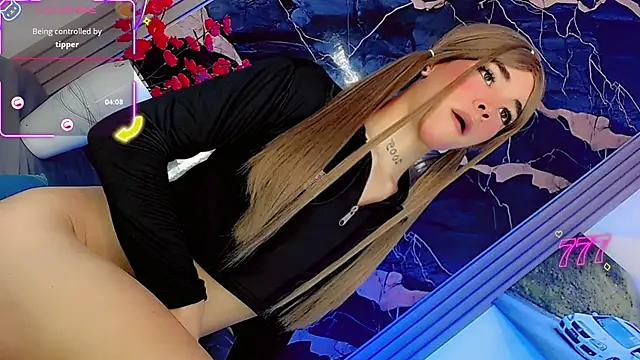 Snapshot of moon_sweet- chatting on 06-25-26, 05:12 moon sweet- online show from 06-25-26, 05:12