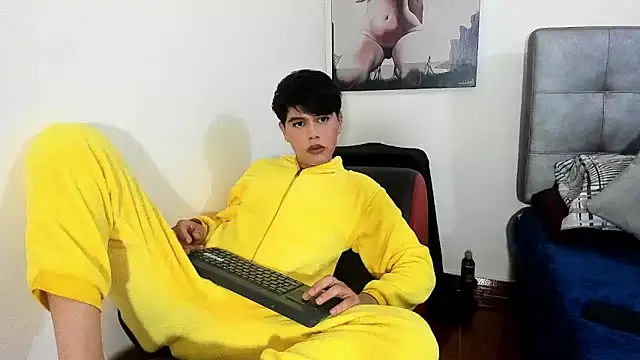 Snapshot of Felipe_Kold chatting on 06-10-26, 03:08 Felipe Kold online show from 06-10-26, 03:08