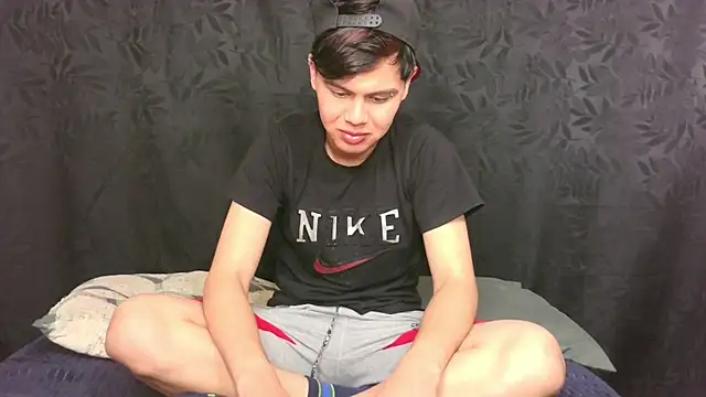 Snapshot of Felipe_Kold chatting on 05-25-26, 12:43 Felipe Kold online show from 05-25-26, 12:43