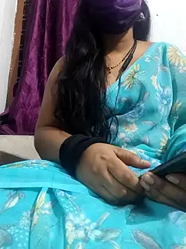 Snapshot of sweetylove01 chatting on 06-09-26, 05:58 sweetylove01 online show from 06-09-26, 05:58