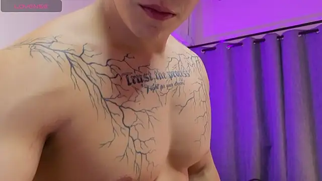 ASHTON HILS online show from 06-19-26, 01:22