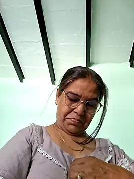 Snapshot of Shalini3456 chatting on 05-20-26, 07:38 Shalini3456 online show from 05-20-26, 07:38