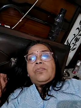 Snapshot of Shalini3456 chatting on 04-18-26, 09:22 Shalini3456 online show from 04-18-26, 09:22
