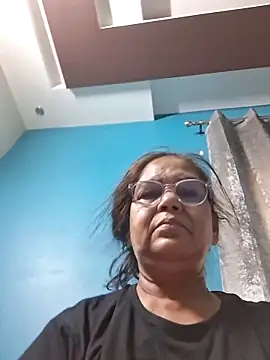 Snapshot of Shalini3456 chatting on 05-13-26, 02:29 Shalini3456 online show from 05-13-26, 02:29