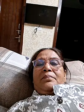 Snapshot of Shalini3456 chatting on 04-20-26, 08:17 Shalini3456 online show from 04-20-26, 08:17