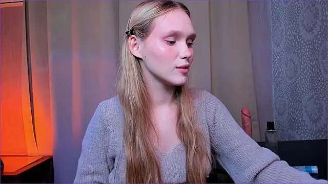 AdelineCrash online show from 06-12-26, 04:10