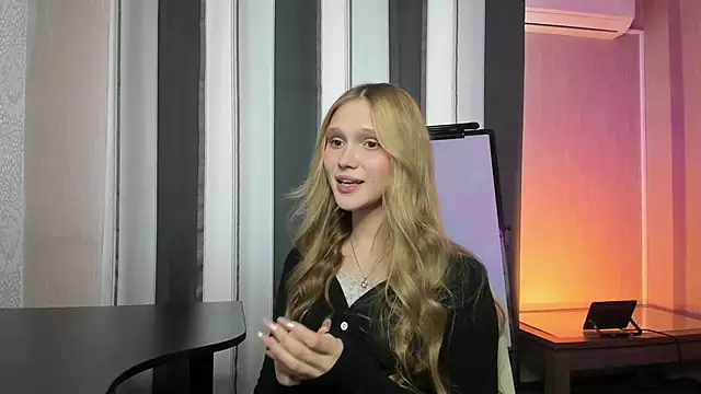 AdelineCrash online show from 04-15-26, 10:10