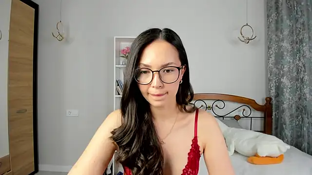 Snapshot of ameliyaa_sun chatting on 06-10-26, 02:07 ameliyaa sun online show from 06-10-26, 02:07