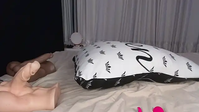Snapshot of tigger_kitty chatting on 05-18-26, 03:17 tigger kitty online show from 05-18-26, 03:17