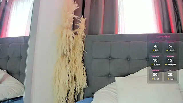 Snapshot of hanna-baker01 chatting on 05-11-26, 02:45 hanna-baker01 online show from 05-11-26, 02:45