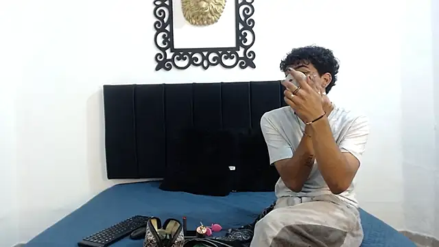 Snapshot of SinBoy_ chatting on 04-27-26, 11:19 SinBoy online show from 04-27-26, 11:19